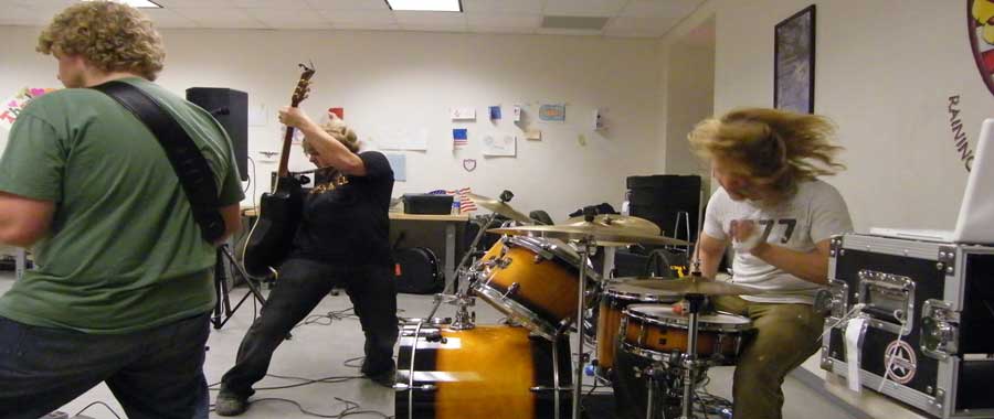 The Redding Brothers Rock &amp;amp; Roll Can Save The World